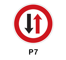 P7 - přednost protijedoucích vozidel