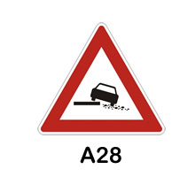 A28 - nebezpečná krajnice